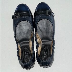 TOD'S Women's Black and Blue Leather Scrunch Ballet Flats